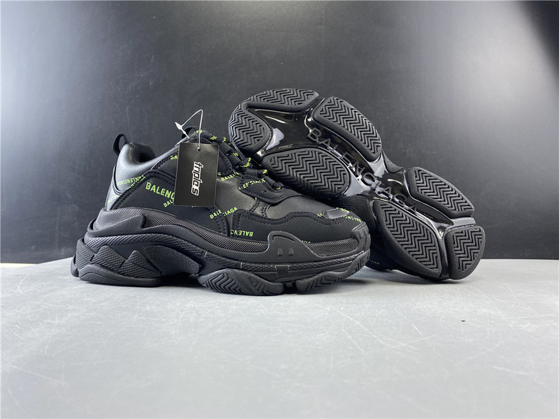 Ba*len*cia*ga triple s