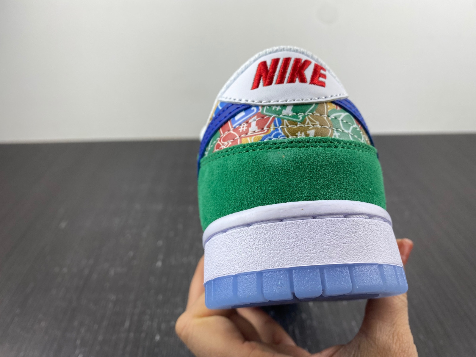 nike dunk low foam finger dz5184-300