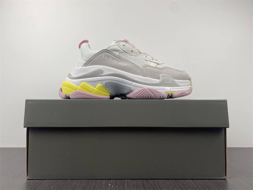 Ba*len*cia*ga triple s