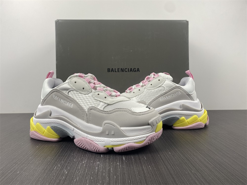 Ba*len*cia*ga triple s