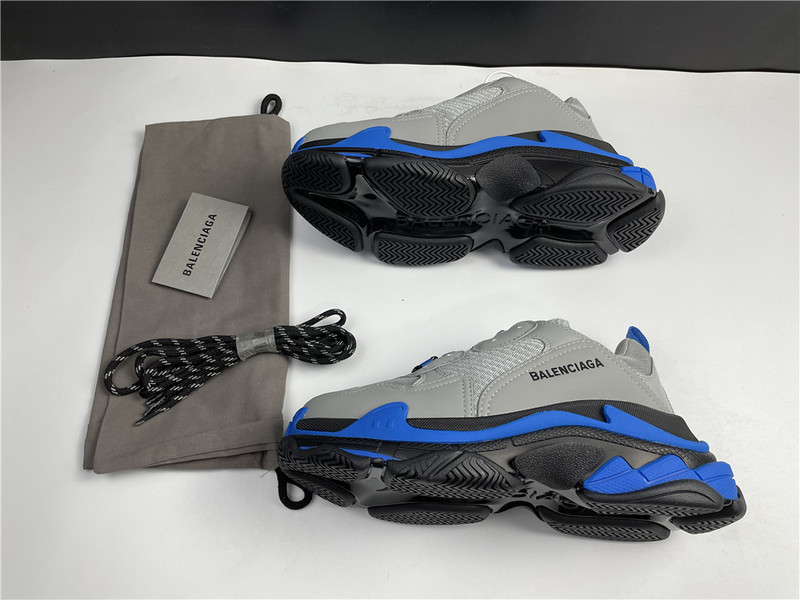 Ba*len*cia*ga triple s