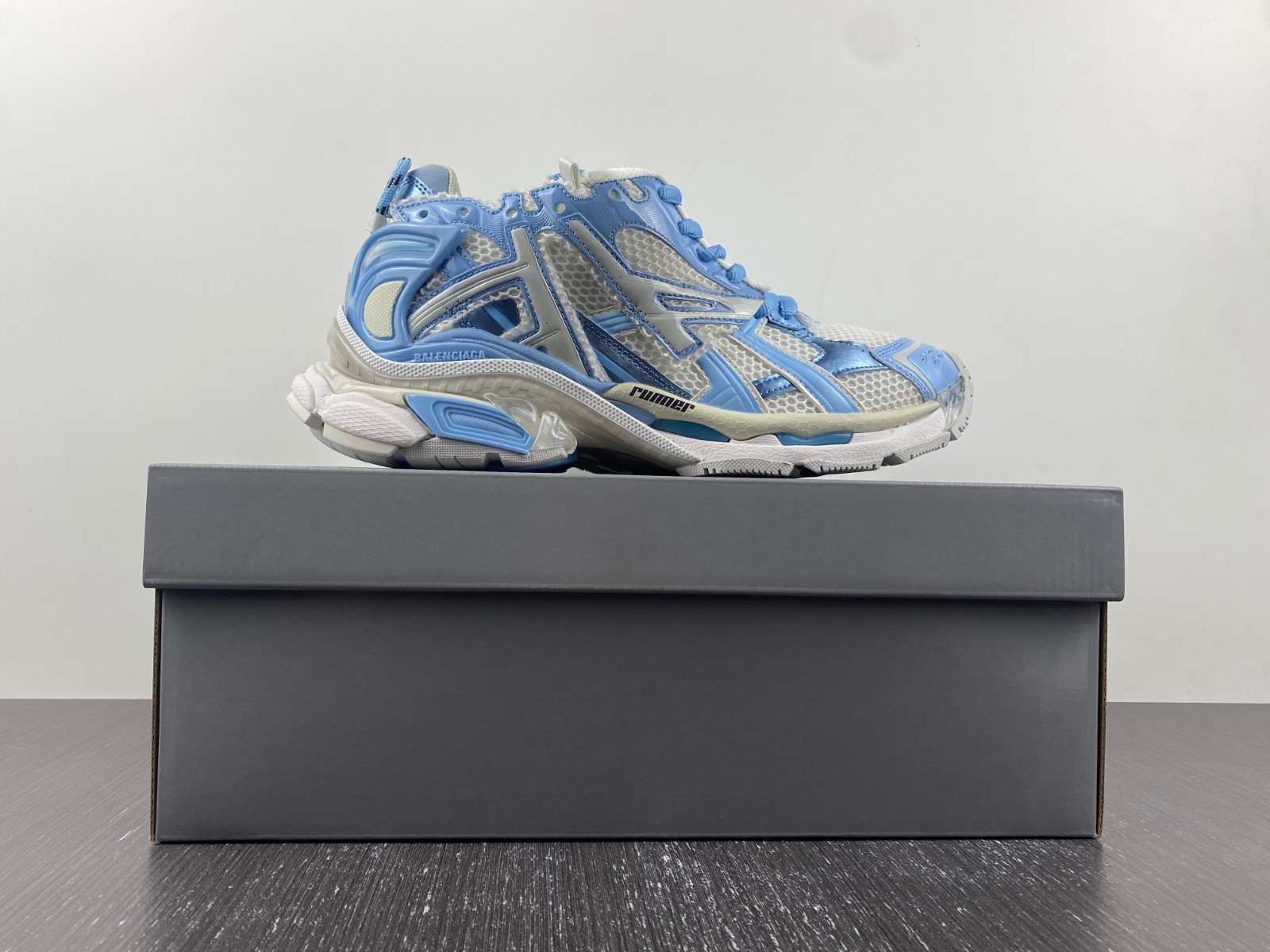 Ba*len*cia*ga runner sneaker