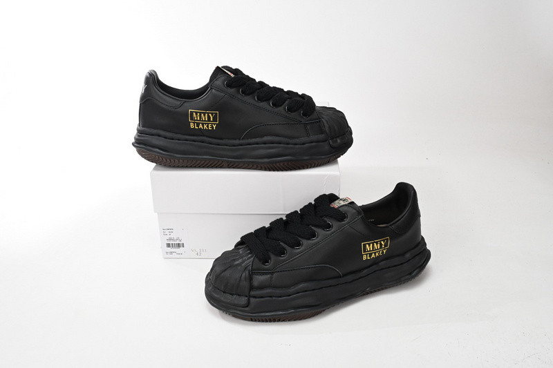 mmy sneaker 0032