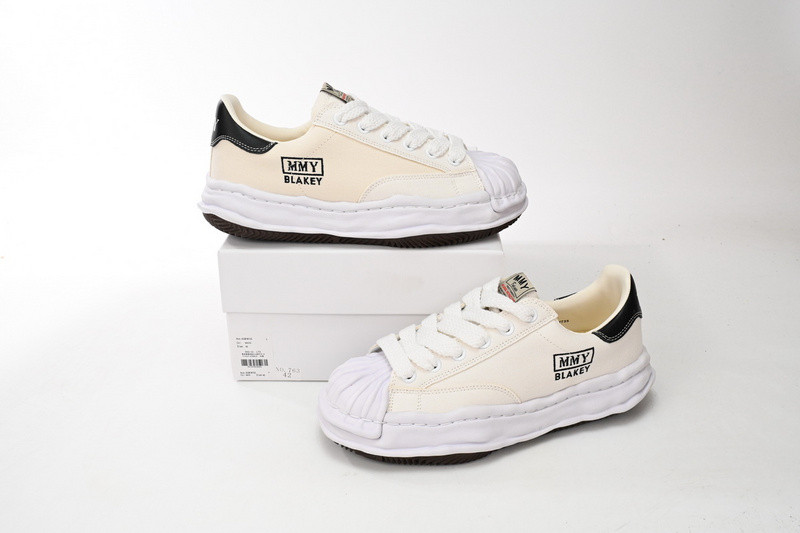 mmy sneaker 0031