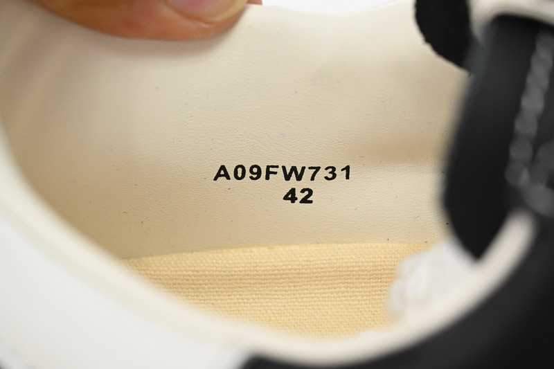 mmy sneaker 0040