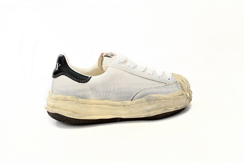 mmy sneaker 0042