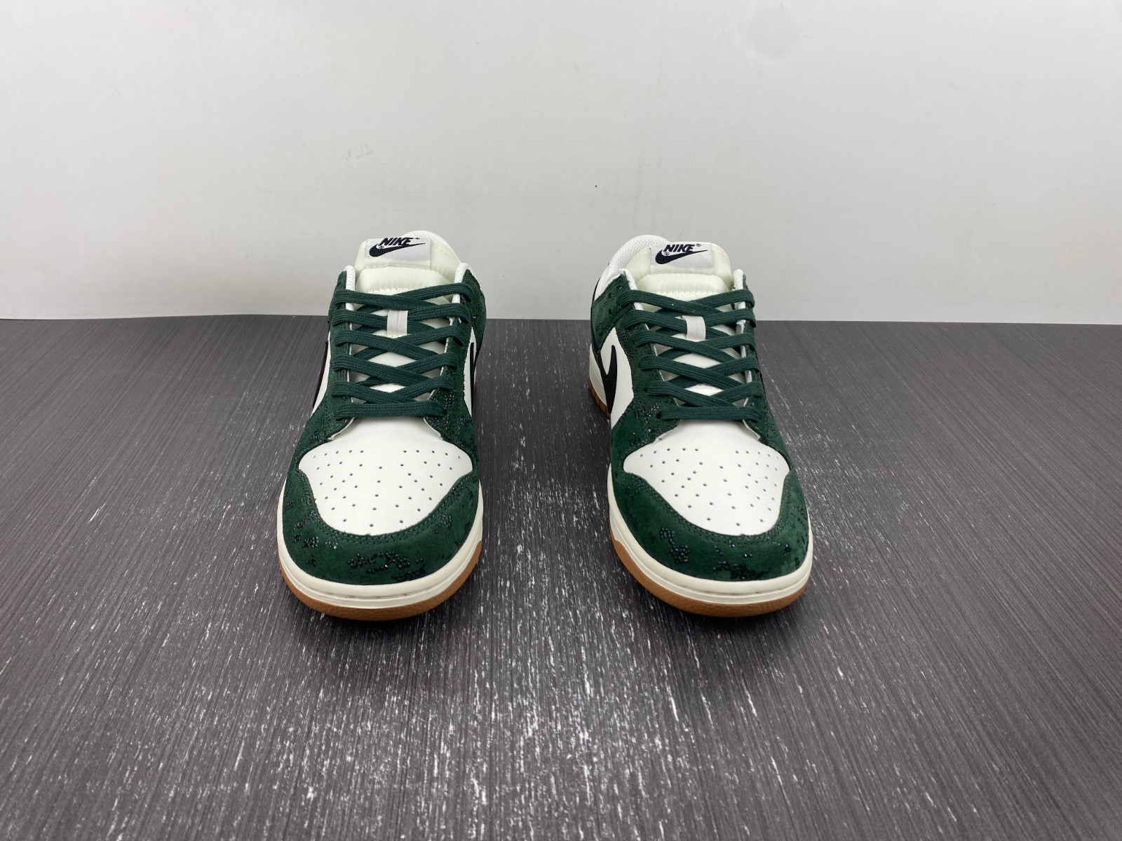 nike dunk low green snake fq8893-397