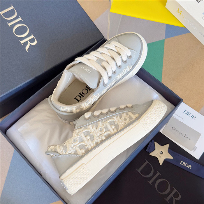 D*or b33 sneaker