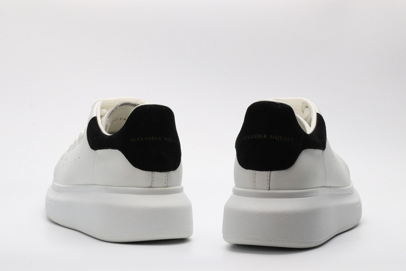 a1exa*der Mcqv*en white black