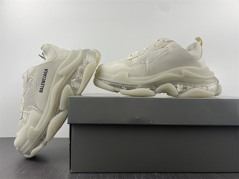 Ba*len*cia*ga triple s