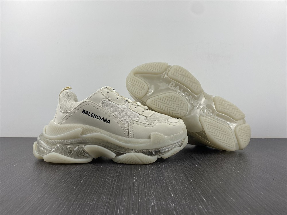 Ba*len*cia*ga triple s