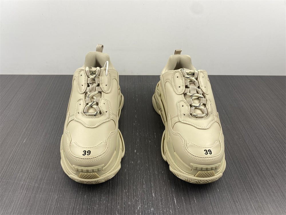 Ba*len*cia*ga triple s
