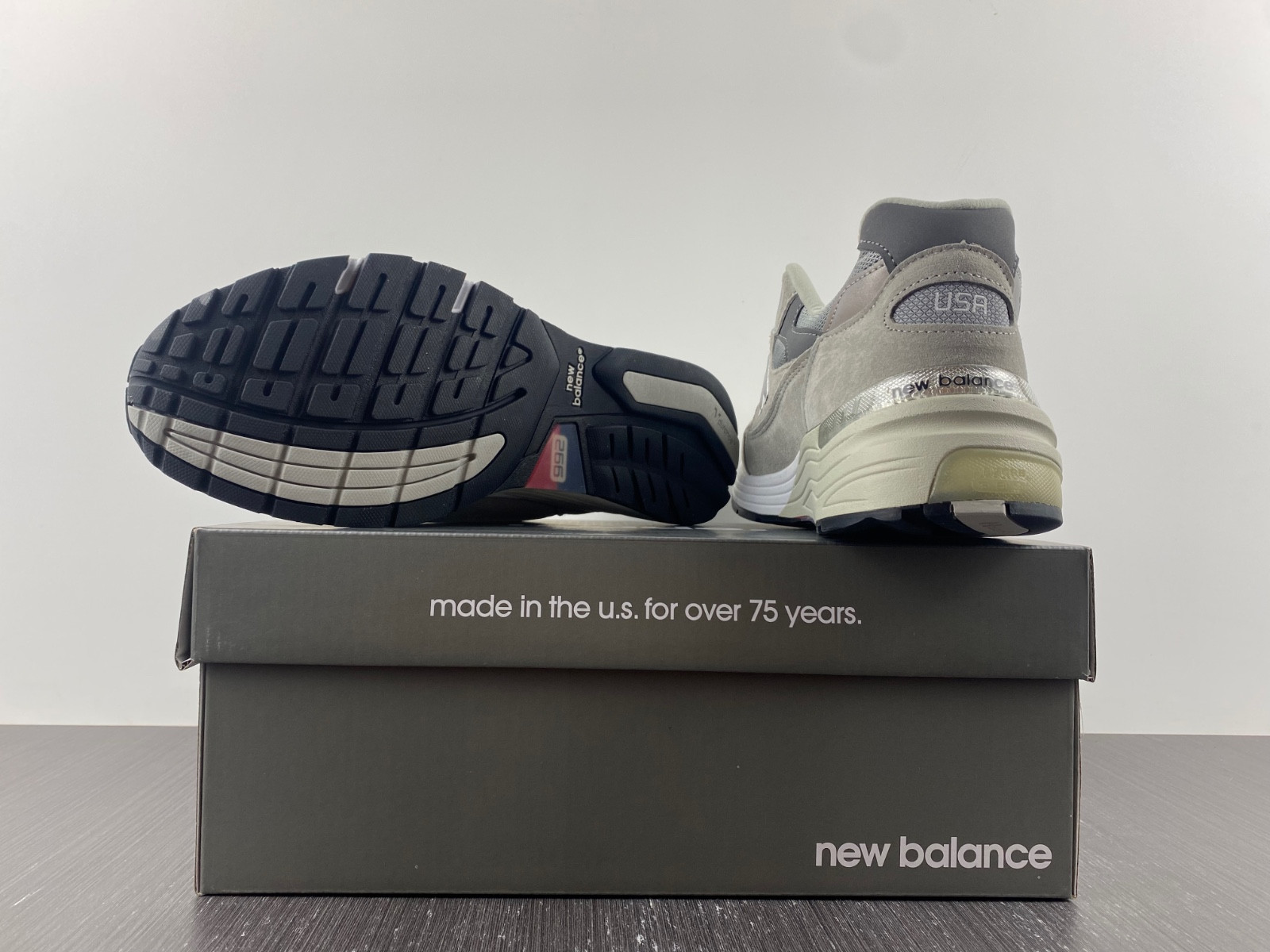 new Ba1an*e 992 grey - m992gr