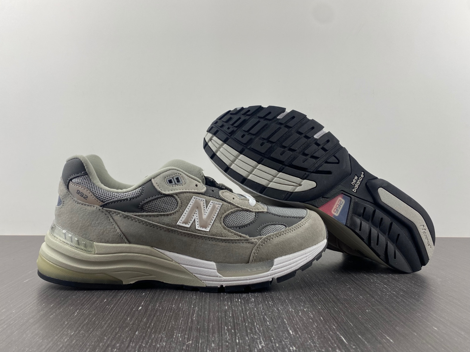 new Ba1an*e 992 grey - m992gr
