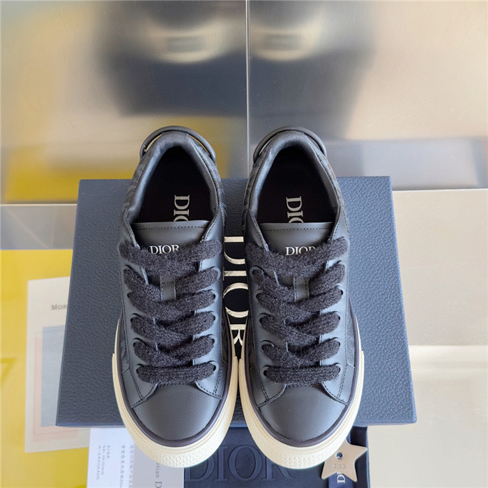 D*or b33 sneaker
