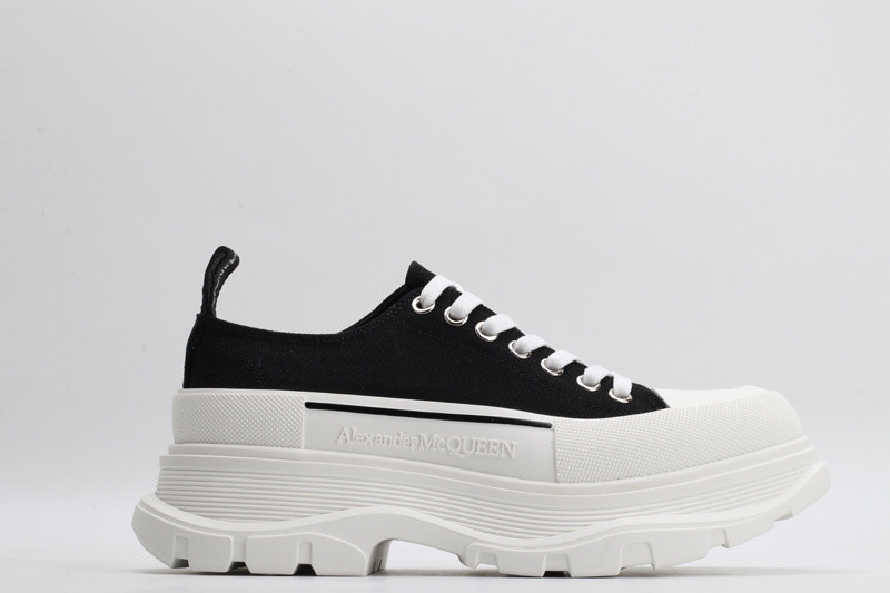 alex mcq tread slick lace up in black