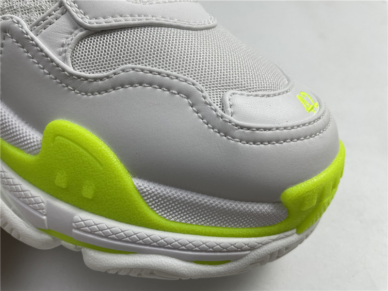 Ba*len*cia*ga triple s