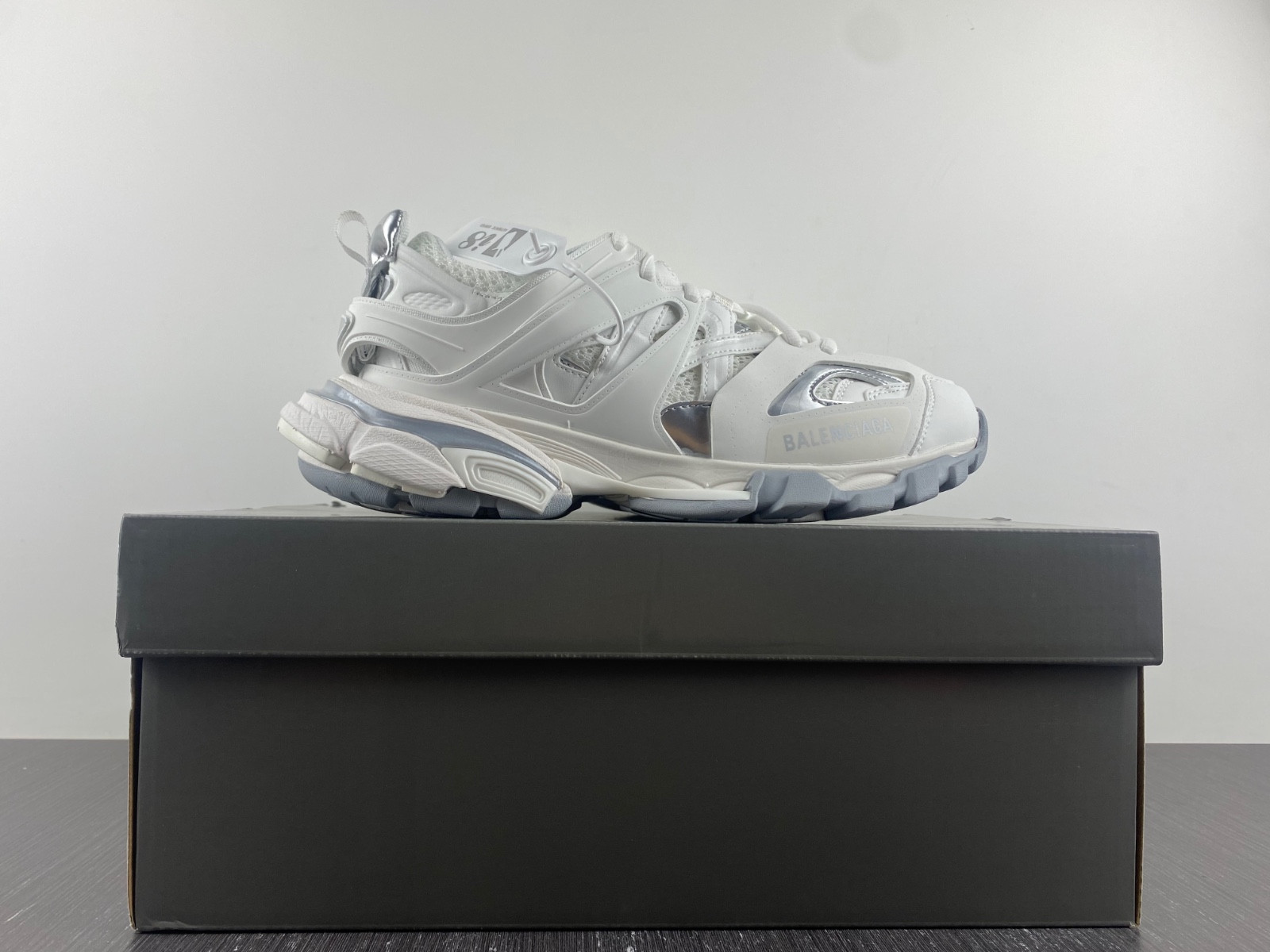 Ba*len*cia*ga track sneaker