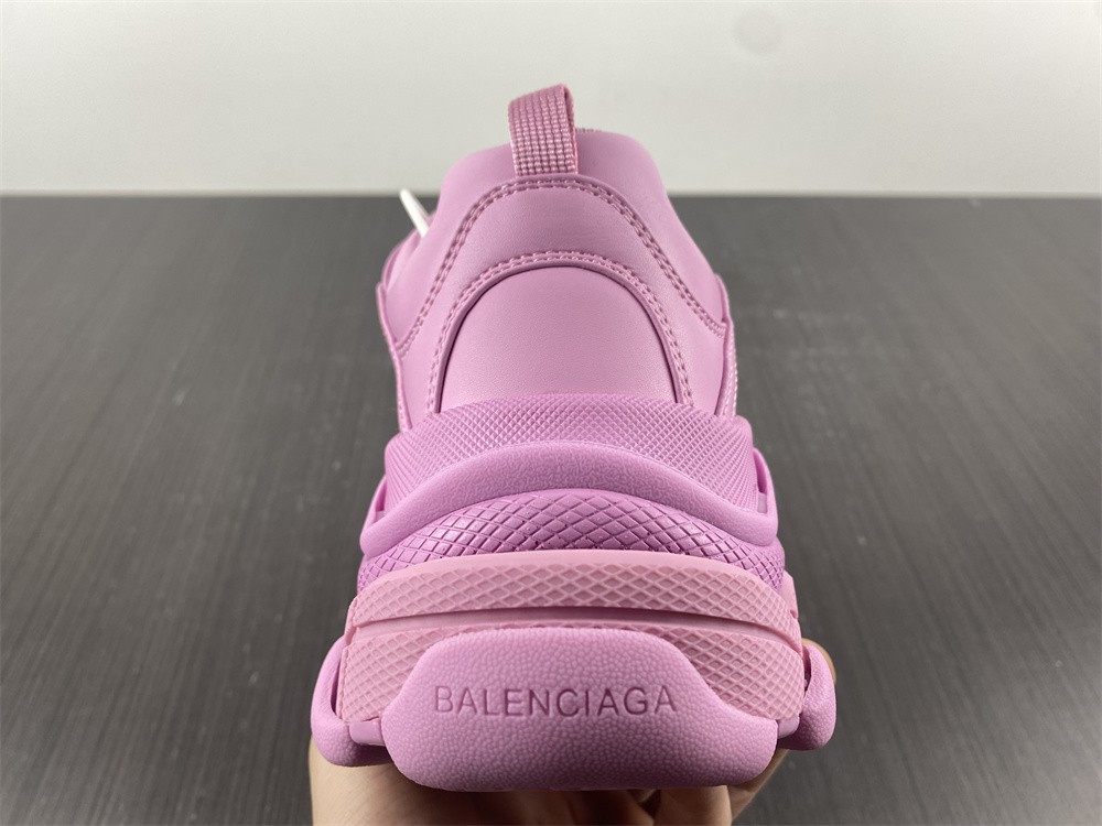 Ba*len*cia*ga triple s