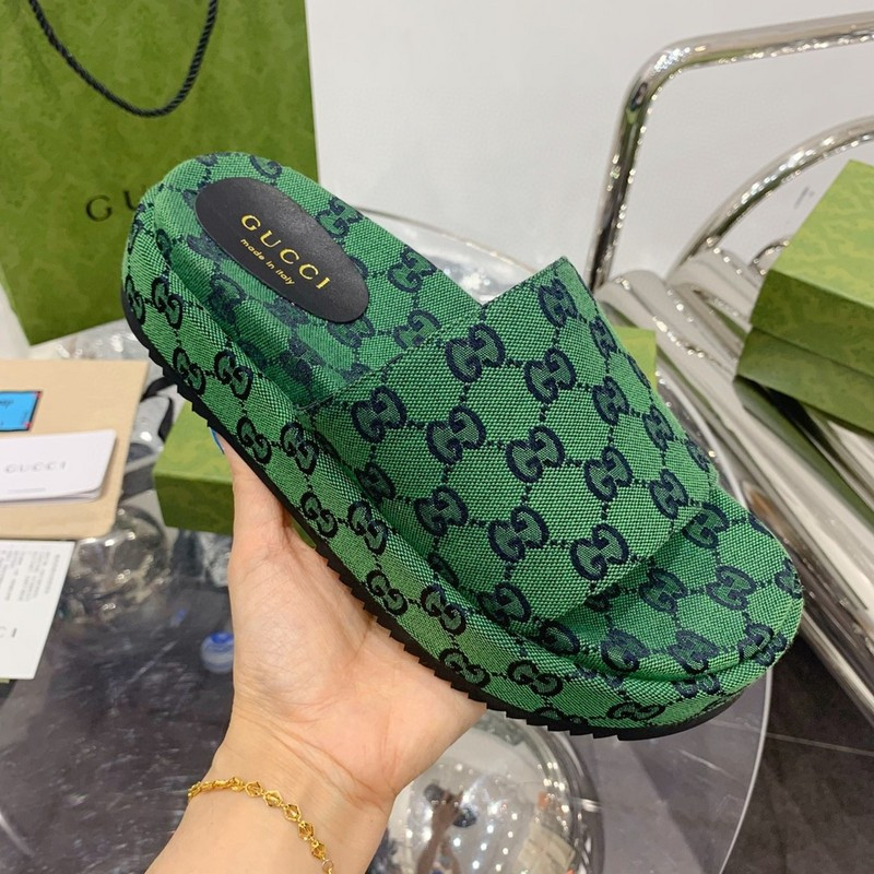 G*u*i sneaker